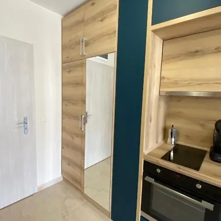 Sea Dreams F14 Apartment *